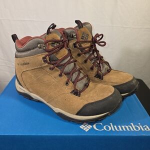 Columbia Tan Hiking Boots